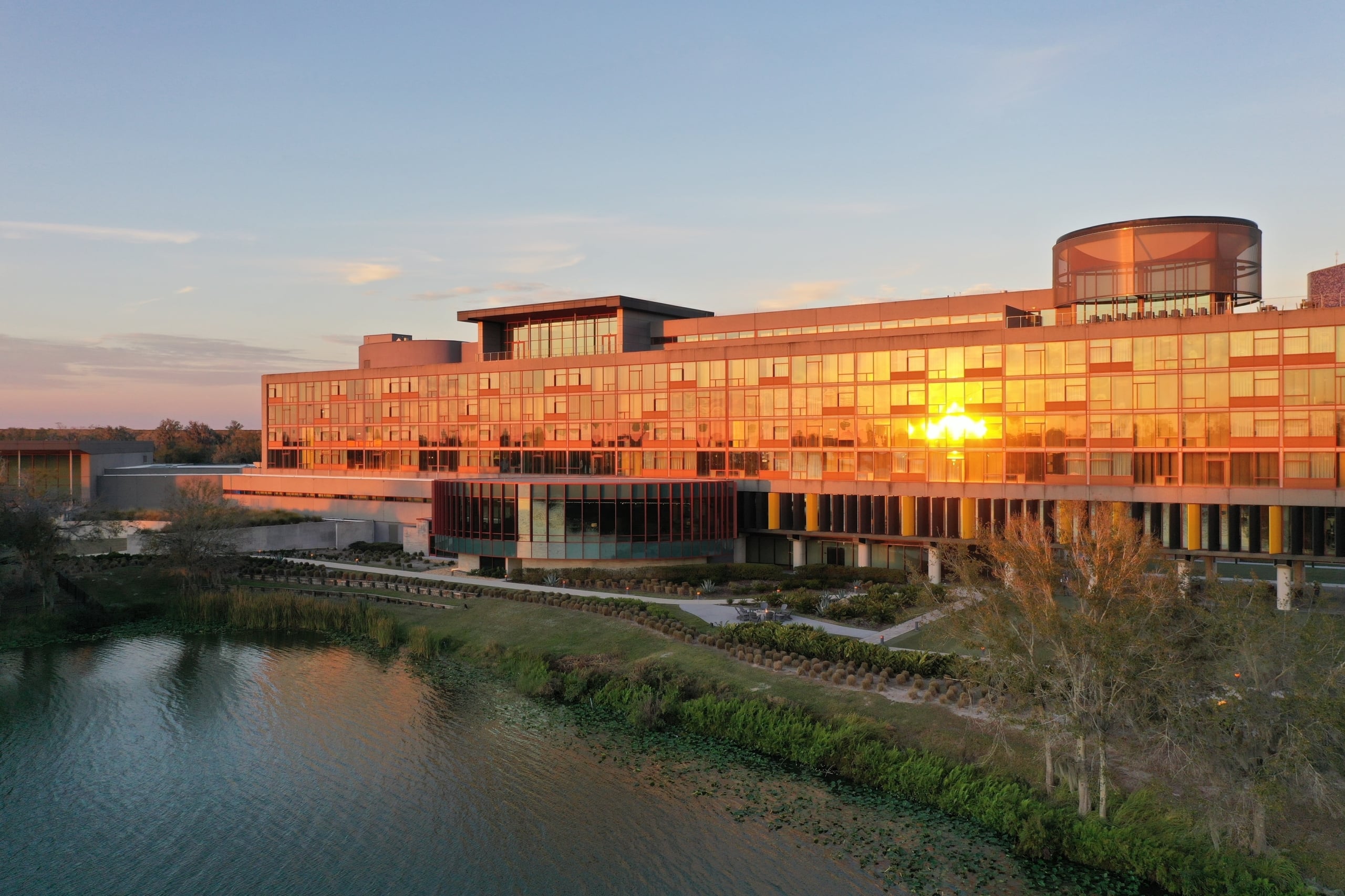 Aerial view of the Streamsong Lodge on the water